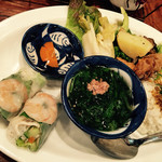 65511064 - タン・カフェ
                      彩りもきれいな生春巻き