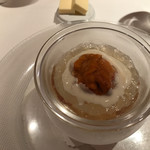 フランス料理 壺中天 - 前菜 オマール海老と雲丹のコンソメジュレ