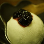 神田ヂンギス王 - アイスクリームwithハスカップ