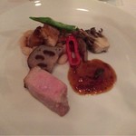 神戸ポークのロティ　白インゲン豆の煮込みと自家製ソーセージ