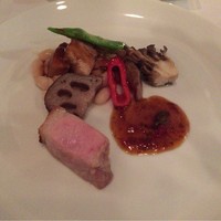 ルアン 神戸迎賓館 - 神戸ポークのロティ　白インゲン豆の煮込みと自家製ソーセージ