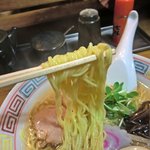 ぴっかり食堂 - 低加水麺が合わせられる