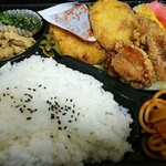 ランチタイム - から揚げ＆コロッケ弁当¥500
