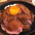 ローストビーフ星 - ローストビーフ丼並サイズ853円