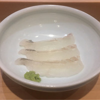 野じま - 真子鰈。薄いそぎ切りだが程よいもちぷりっとした食感。常温。