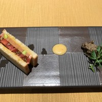巴里 夕顔 - 牛肉のパテ アンチョビとオリーブオイルのソースで