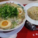 ラーメン魁力屋 - コク旨味玉ラーメン+チャーハン