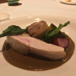 カーサ・デル・チーボ - 青森県産 シャモロック マルサラ酒のソース
      胸肉ともも肉 二種の調理法で