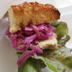 ラミ - 滑らかな旨みのリエットと爽やかな酸味の赤キャベツのマリネも良く合います♪