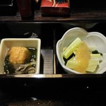 馬肉料理  馬勝蔵 - お通し(うるい酢味噌、お揚げと舞茸のあおさ餡掛け)