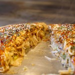 Okonomiyaki Teppanyaki Rikimaru - 肉玉そば(カット断面)