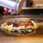 Okonomiyaki Teppanyaki Rikimaru - 肉玉そば　調理6