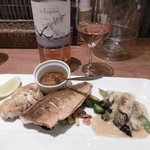 鉄板焼き Oribe - 海鮮盛りとロゼボトル