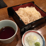 青やぎ - わたくしは白焼きと稲庭うどんをお願いしました。