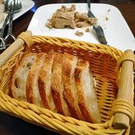 Bistroフルフル - レバームース（おかわりのパン）