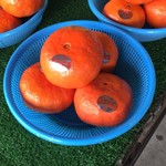 山鳥青果 - LLサイズは4つで700円です。