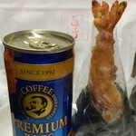 おむすび 百千 - 缶コーヒーは大きさの比較なだけで、缶コーヒーは売ってません。