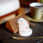 村上開新堂 - ほうじ茶のシフォンケーキ、コーヒー