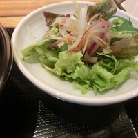 焼肉 龍園 西中洲店 - サラダ