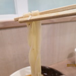 きしめん 住よし - 平打ちの麺に醤油ベースの和風出汁。呑んだ〆には良いかもね(^^)