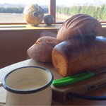 ビブレ - 美瑛のホットミルクとたくさんのパン