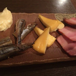 青ヶ島屋 - 自家製燻製盛り合わせ ¥880