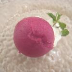 ペペロッソ - サボテンのジェラートwith焦がしメレンゲ　￥648