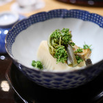 豪龍久保 - 京都塚原の朝堀り筍と鮑、花山椒を添えて