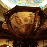 マゼランズ - 下から見た地球儀