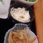 のぶちゃん - 刺身定食の小鉢