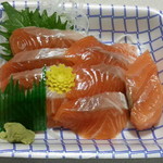 魚梅 - サーモンの刺身