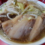 ラーメン二郎 - 小ブタ