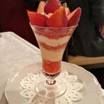 資生堂パーラー - 福岡県宗像市 花田農園産 やよい姫のストロベリーパフェ