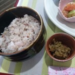 喫茶 すずらん - 雑穀米とフキ味噌