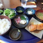 Hokkai Sakaba Shizunai - 本日の焼魚と刺身定食（1,000円）