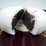 満寿美堂 - お福饅頭断面