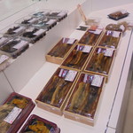 本庄鮮魚センター - 惣菜はパックされていました