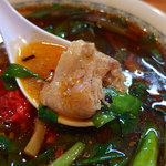 満州ニラら～めん さかえや - 満州ニラらーめん（680円）＋ライス（ランチタイムサービス）