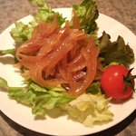 奥沢カフェ＆バー ピッコロスタンツァ - 玉ねぎのマリネのサラダ