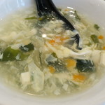 菜香園 - 豚モツ入り醤油味焼きそばに付くスープ