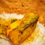 ダルバート食堂 - カレー2種類盛り（サワラのカレー）