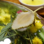 セララバアド - 青い苺のピクルス