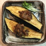 おみやげ 坂 - みそしいたけをのせて「茄子の素揚げ田楽風」を作りました