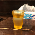 武蔵野アブラ学会 - 冷たい檸檬水。
      旨し。
