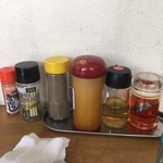 食い味の道有楽 - 卓上調味料