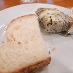 カフェ ガレリア - 三種類のパンが選べます。温められています