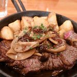 カフェ ガレリア - ステーキランチ、たくさんポテトもついて、かなりのボリューム