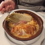 シェ シロ - 自家製ロースハムとアンディーブのグラタン