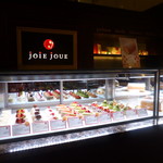 joie joue - ショーケースの中はケーキも色々