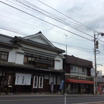 松本製菓 - お醤油屋さんのお隣の店舗